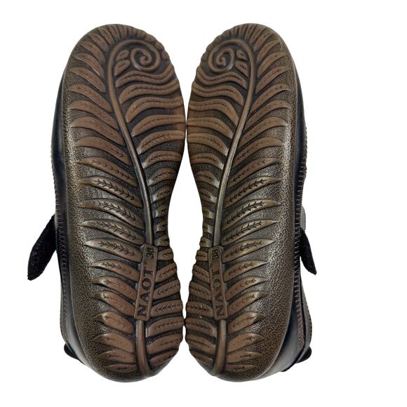 Naot Kirei Distressed Leather Mary Jane Slip-On Comfort Flats Women's Size 7 - Picture 8 of 8